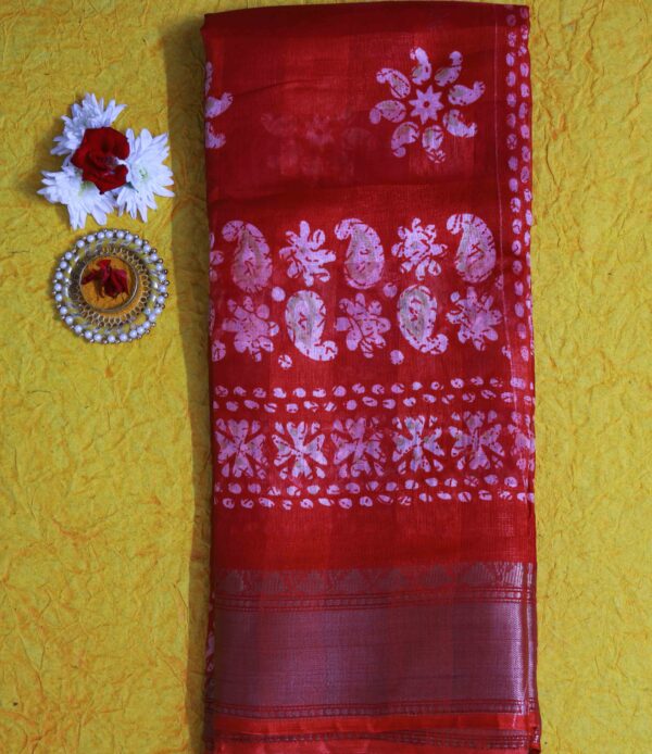STYLESPOINTER Red Royalty Bandhani Saree with Paisley Elegance & Zari Finish